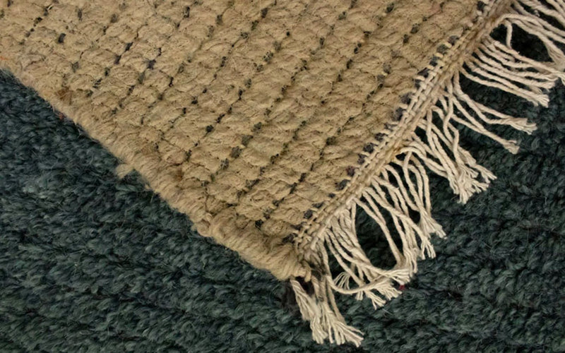 Nepal Teppich 140 x 70 cm - grau