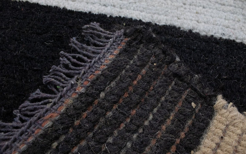 Nepal Teppich 140 x 70 cm - mehrfarbig