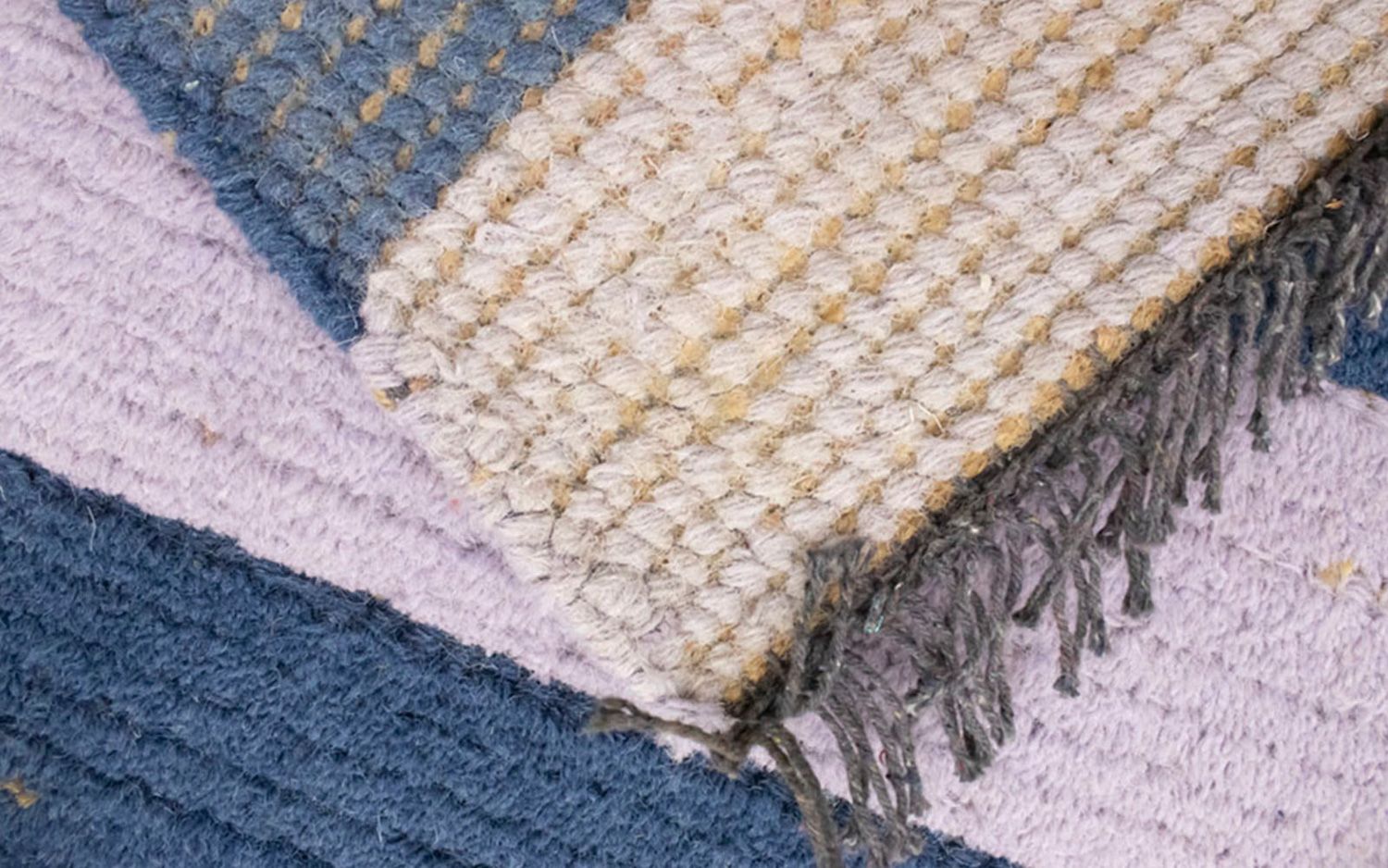 Nepal Teppich 140 x 70 cm - mehrfarbig