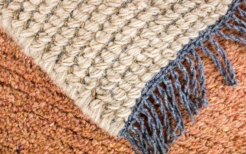 Nepal Teppich 140 x 70 cm - braun