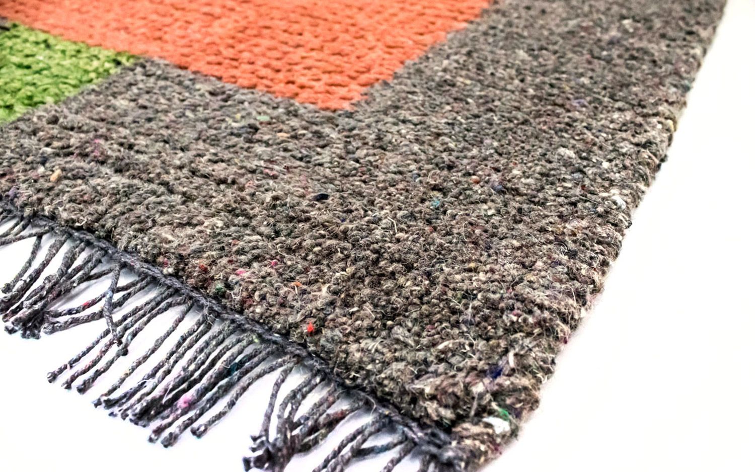Nepal Teppich 140 x 70 cm - mehrfarbig