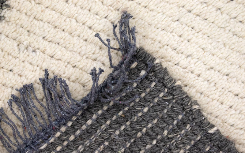 Nepal Teppich 140 x 70 cm - beige