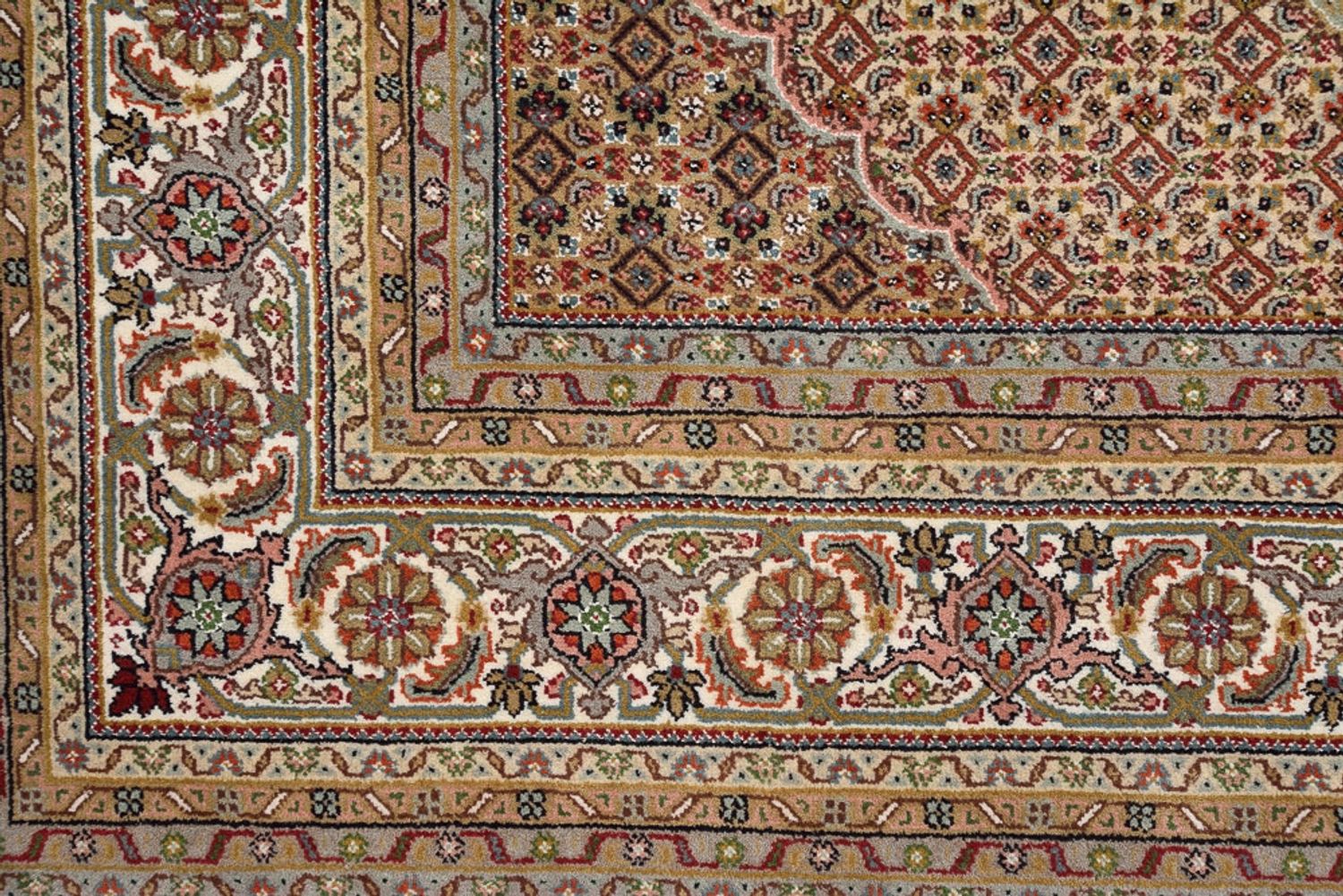 Orientteppich - Täbriz - 352 x 250 cm - dunkelbeige