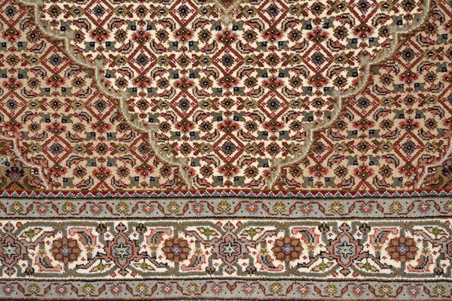 Orientteppich - Täbriz - 177 x 125 cm - dunkelbeige