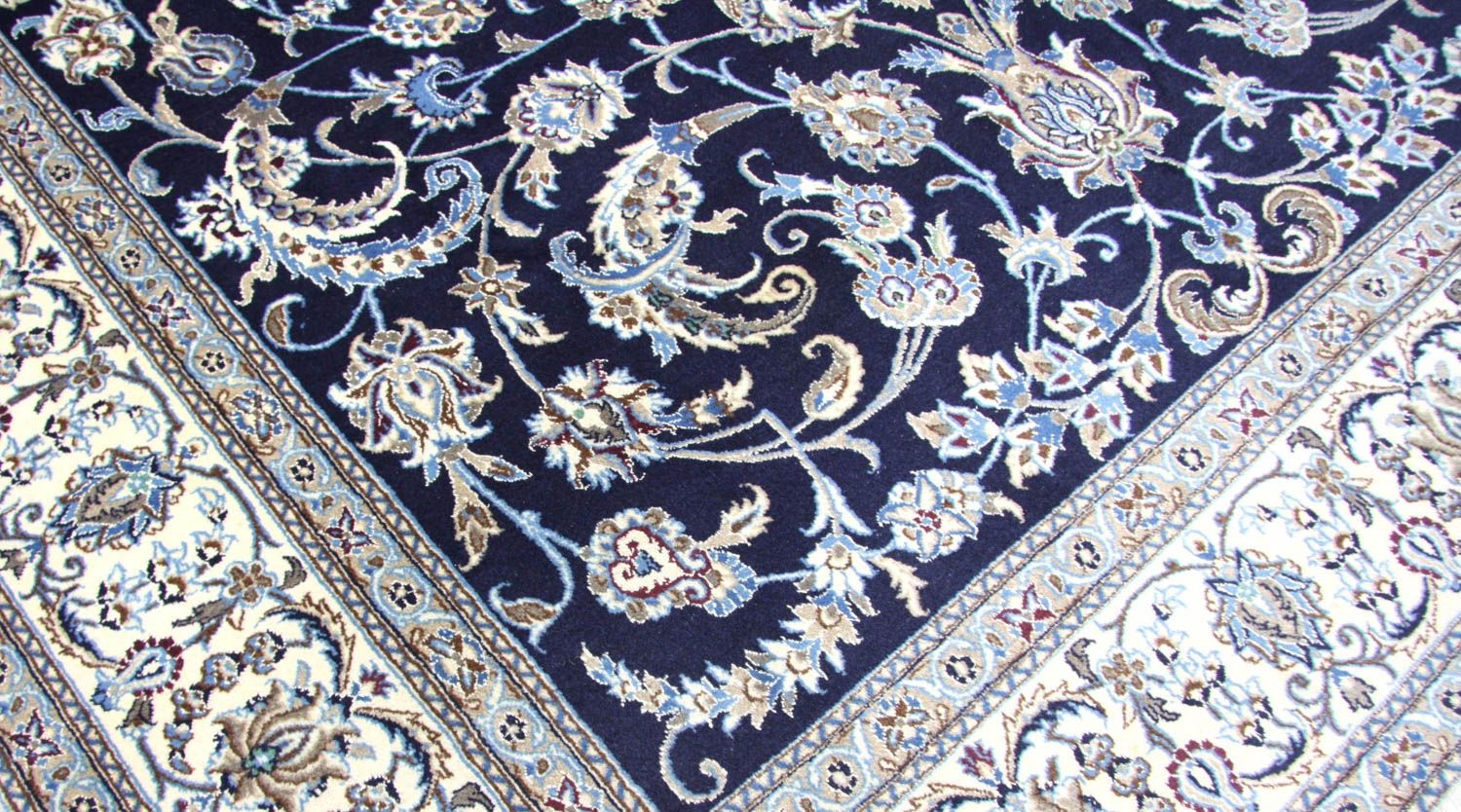 Perserteppich - Nain 334 x 245 cm Teppich Wohnzimmer