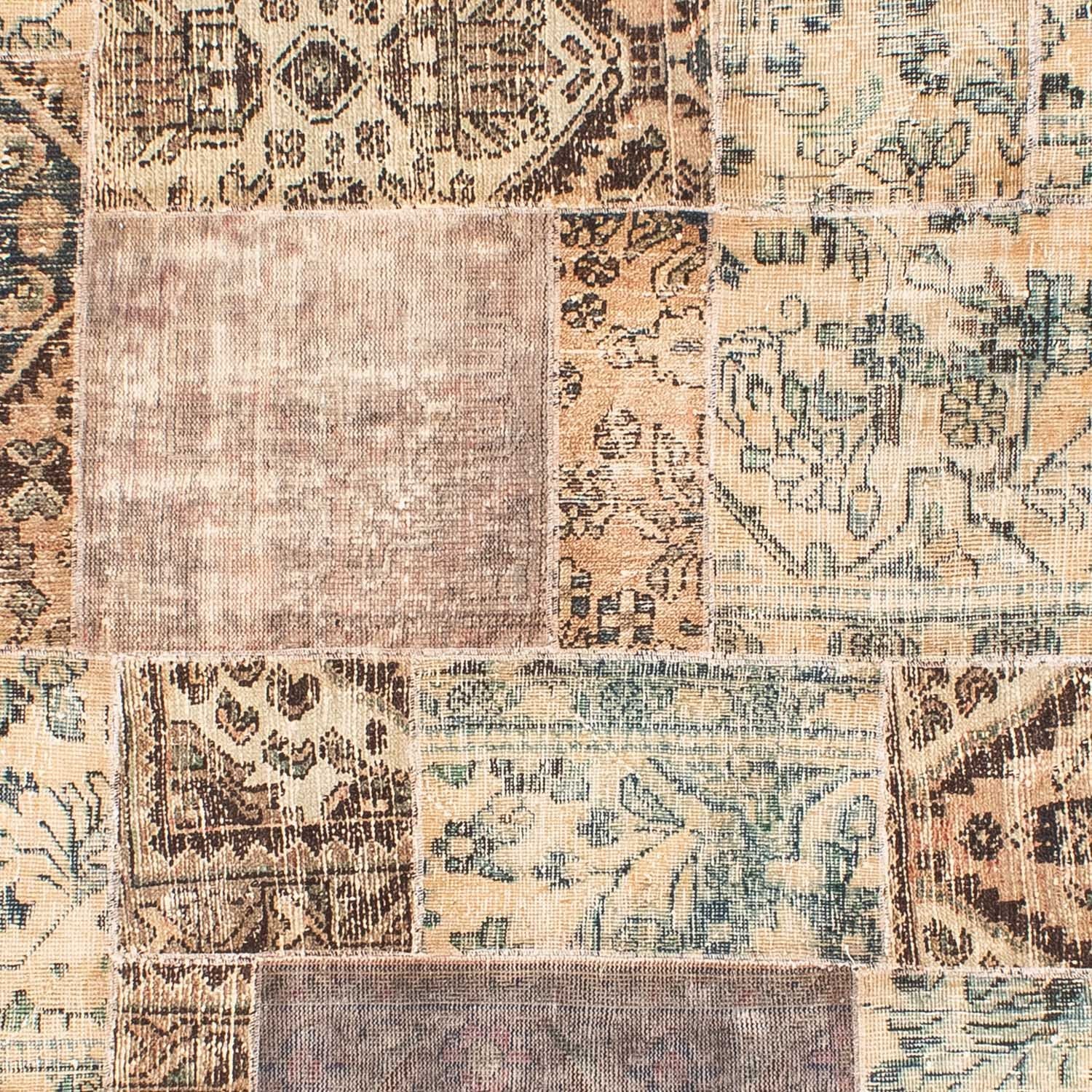 Patchwork Teppich 317 x 240 cm