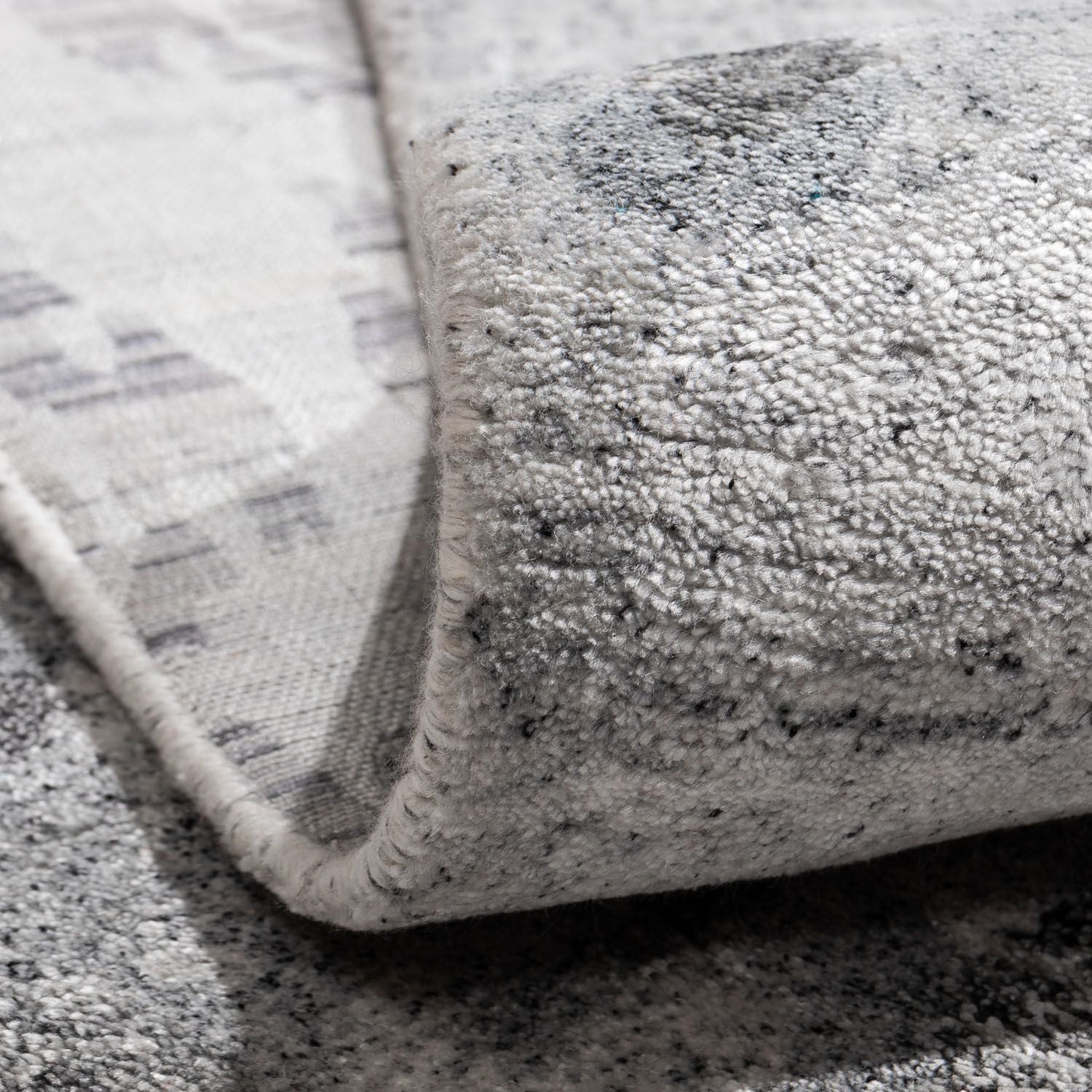 Designer Teppich 300 x 200 cm - silber